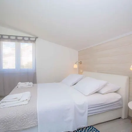 Apartament In 36019 Rogoznica (Sibenik-Knin)