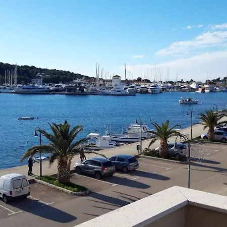 In 36019 Apartament Rogoznica (Sibenik-Knin)