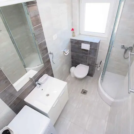 Apartament In 36019 *