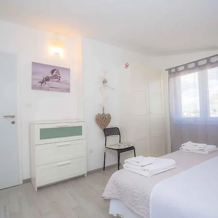 In 36019 Apartment