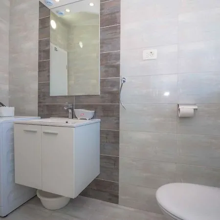 Apartament In 36019