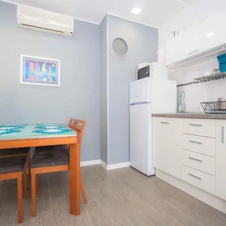 In 36019 Apartament Rogoznica (Sibenik-Knin)