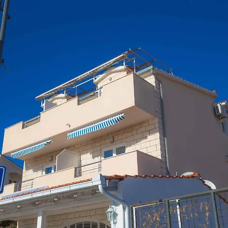 In 36019 * Rogoznica (Sibenik-Knin)